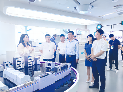 龙岗举办海归青年名企参观见学活动暨创业就业分享汇