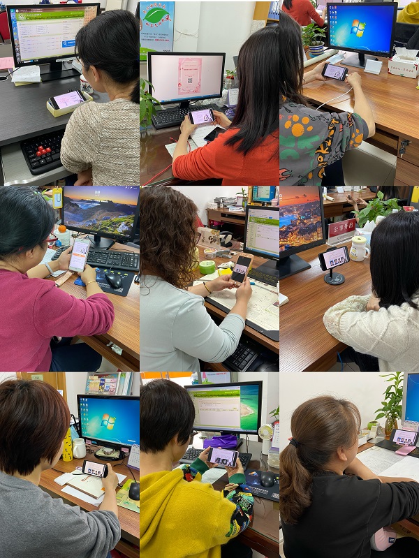 居民群众观看直播.jpg