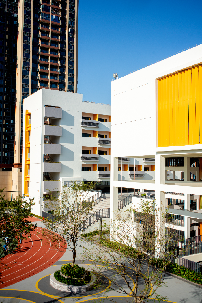 19-教学楼西侧与宿舍关系（摄影：何川工作室）.jpg