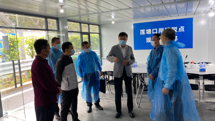 徐炜副局长赴莲塘口岸接驳点进行检查.jpg