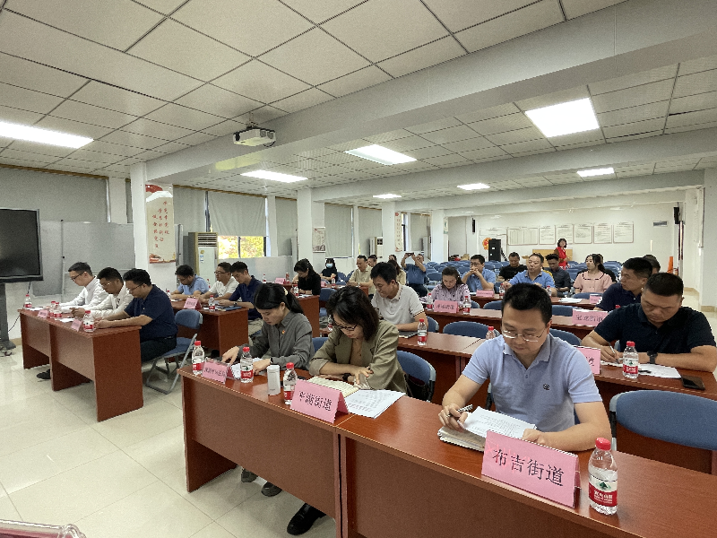 龙岗区人民调解稿子座谈会.png