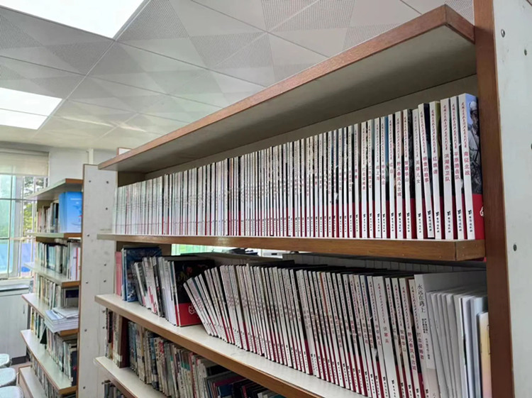 新生社区图书馆.jpg