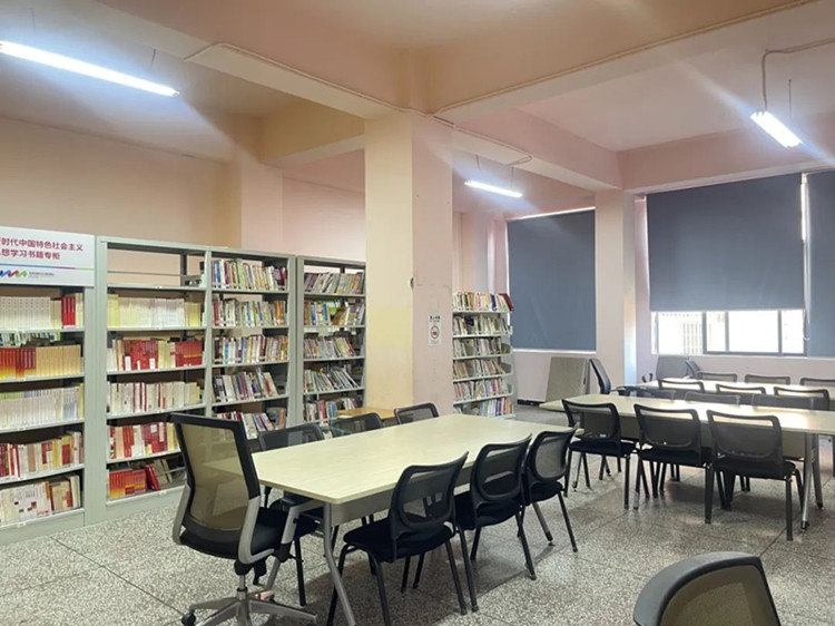 龙岗墟社区图书馆.jpg