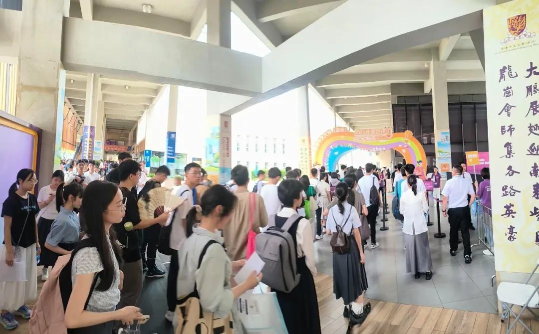 20250625暴雨骄阳淬精兵 安保守护显担当 ——龙岗区保安公司为学子保驾护航-1.jpg