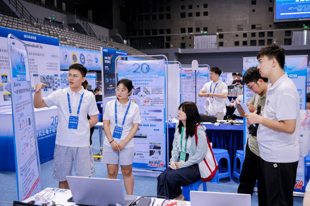 bbd9d129-fd2a-4edf-9b3c-22eab52bfdc8.jpg