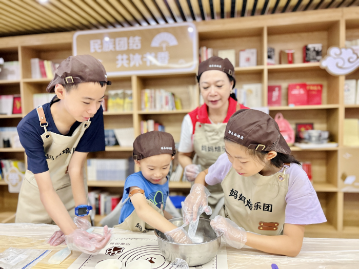 指尖绽非遗之花，童心酿文化之蜜：四季花城社区非遗研学营让千年技艺在童趣中 “活” 起来.doc_20