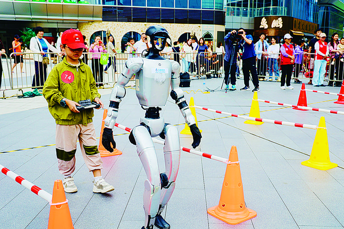 全球首届机器人机器狗障碍赛在龙岗举行