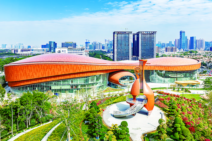 深圳文化新地标龙岗国际艺术中心启幕