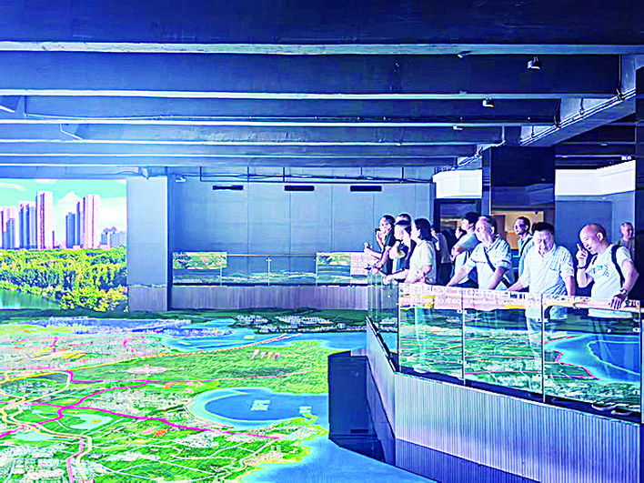 龙岗区园山街道侨联组织华人华侨赴泉州开展国情研学
