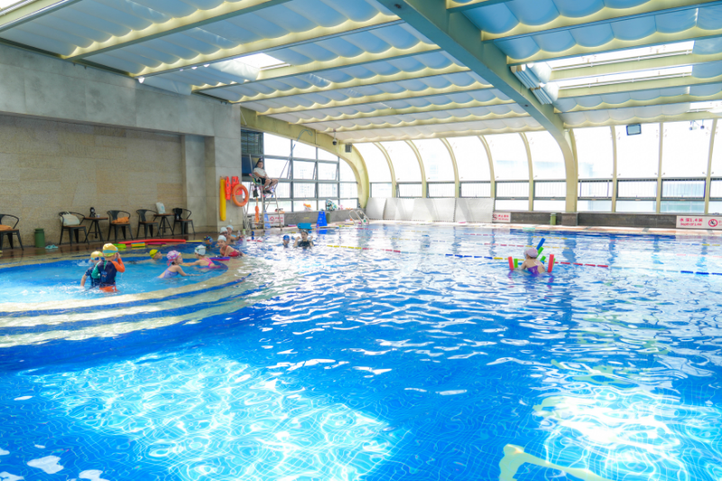 10.泳池.jpg